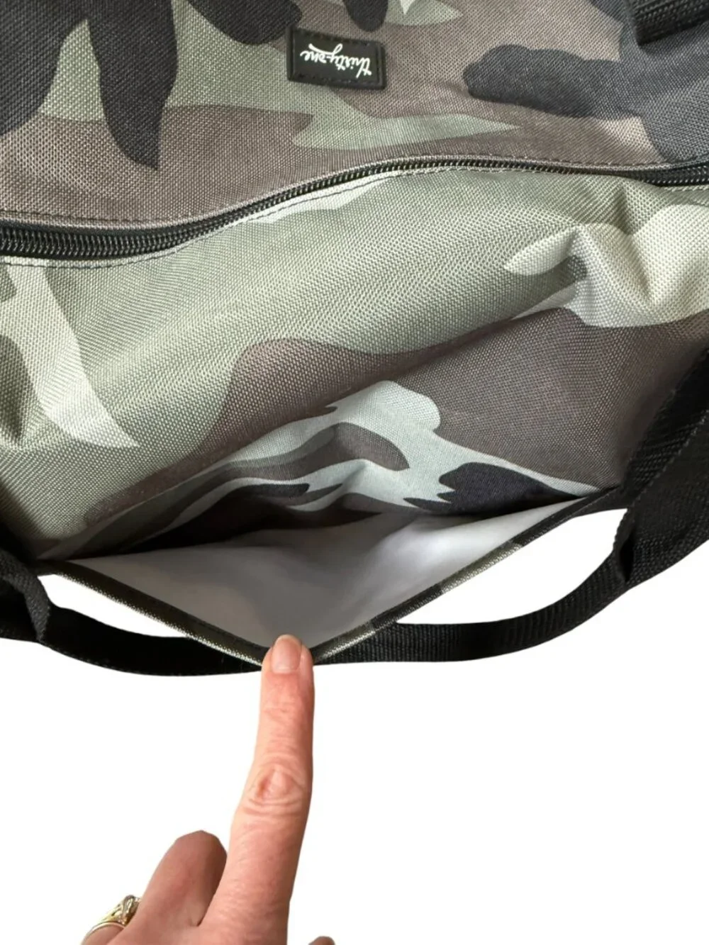 Thirty-one unisex green and black camouflage junior duffel bag double handle
